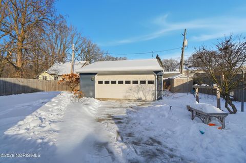 Tiny photo for 6176 Herst Road, Toledo, OH 43613 (MLS # 10003791)