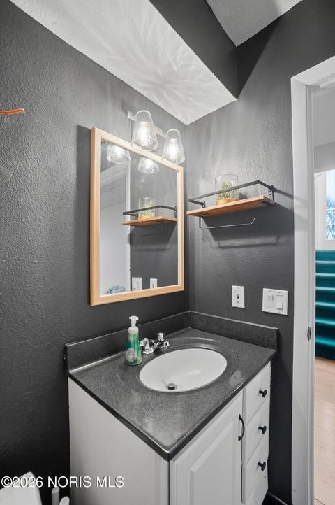 Tiny photo for 6176 Herst Road, Toledo, OH 43613 (MLS # 10003791)