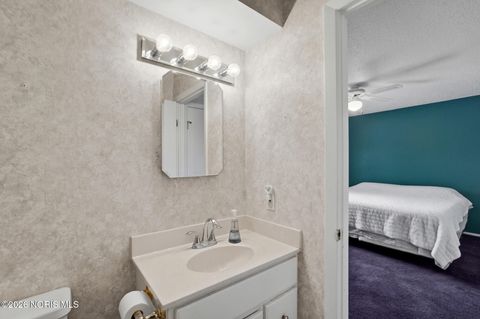 Tiny photo for 6176 Herst Road, Toledo, OH 43613 (MLS # 10003791)