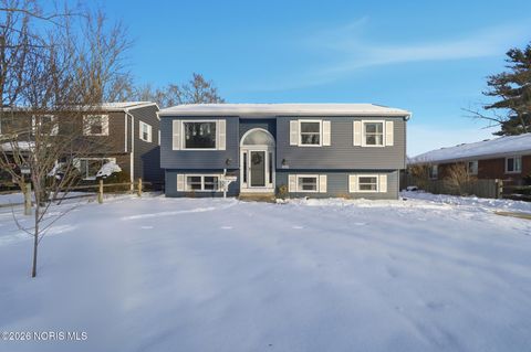 Tiny photo for 6176 Herst Road, Toledo, OH 43613 (MLS # 10003791)