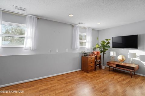 Tiny photo for 6176 Herst Road, Toledo, OH 43613 (MLS # 10003791)