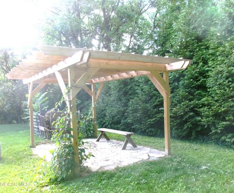 Tiny photo for 111 Carlings Avenue, Ottawa, OH 45875 (MLS # 10009287)