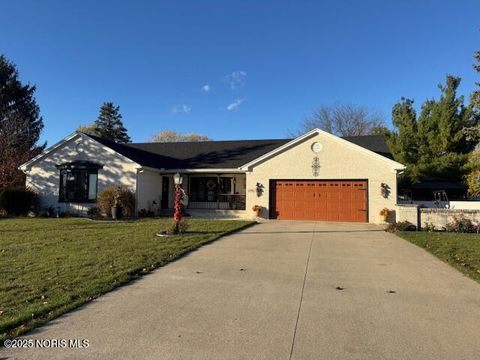 Tiny photo for 23580 E 4th Street, Grand Rapids, OH 43522 (MLS # 10001010)