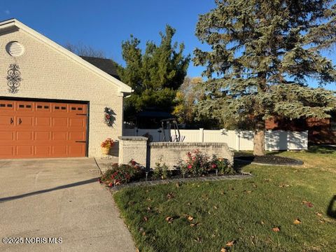 Tiny photo for 23580 E 4th Street, Grand Rapids, OH 43522 (MLS # 10001010)