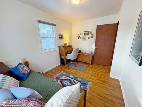 Tiny photo for 408 S Prospect Street, Bowling Green, OH 43402 (MLS # 10003815)