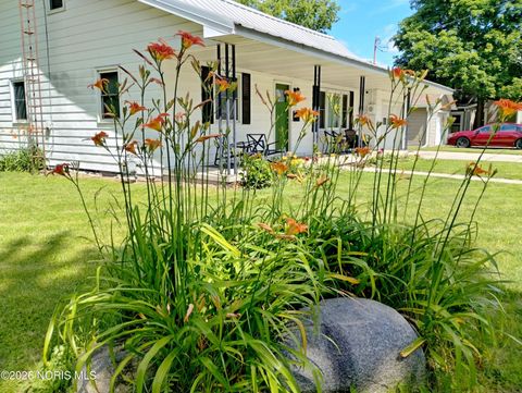 Tiny photo for 408 S Prospect Street, Bowling Green, OH 43402 (MLS # 10003815)