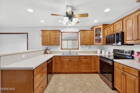 Tiny photo for 838 Dolly Drive, Bowling Green, OH 43402 (MLS # 10004593)