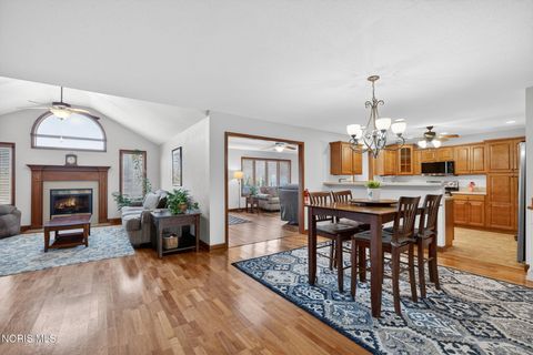 Tiny photo for 838 Dolly Drive, Bowling Green, OH 43402 (MLS # 10004593)