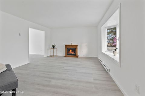 Tiny photo for 14590 Liberty Hi Road, Bowling Green, OH 43402 (MLS # 10004909)