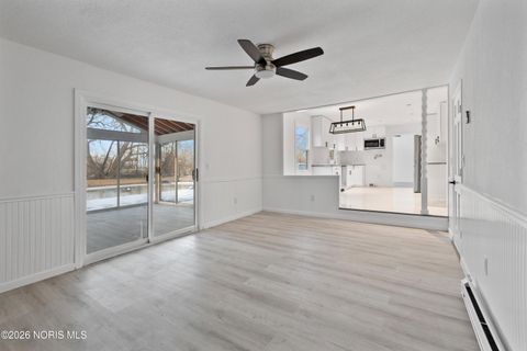 Tiny photo for 14590 Liberty Hi Road, Bowling Green, OH 43402 (MLS # 10004909)