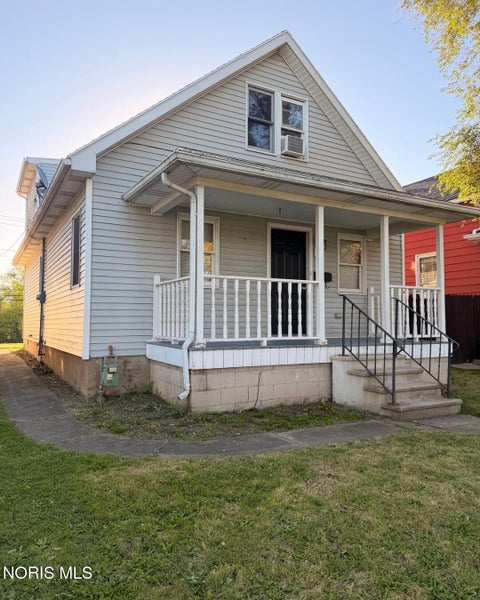 Tiny photo for 231 Elm Street, Rossford, OH 43460 (MLS # 10014409)
