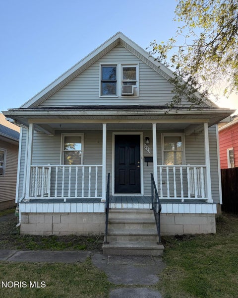 Photo of 231 Elm Street, Rossford, OH 43460 (MLS # 10014409)