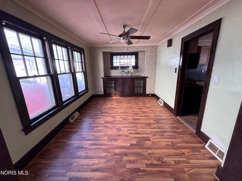 Tiny photo for 610 Dryden Drive, Toledo, OH 43612 (MLS # 10004968)