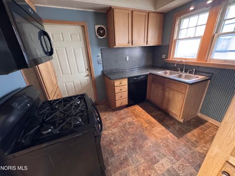 Tiny photo for 610 Dryden Drive, Toledo, OH 43612 (MLS # 10004968)