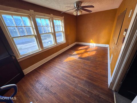 Tiny photo for 610 Dryden Drive, Toledo, OH 43612 (MLS # 10004968)