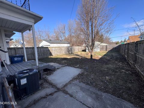 Tiny photo for 610 Dryden Drive, Toledo, OH 43612 (MLS # 10004968)