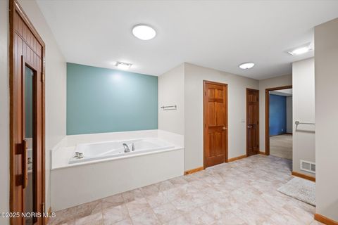 Tiny photo for 5901 Wildwood Lane, Whitehouse, OH 43571 (MLS # 10000338)