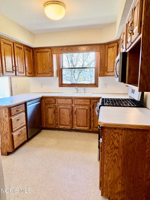 Tiny photo for 120 Luella Avenue, Oregon, OH 43616 (MLS # 10004638)