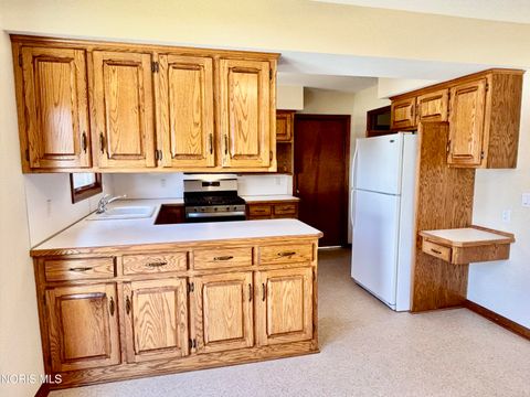 Tiny photo for 120 Luella Avenue, Oregon, OH 43616 (MLS # 10004638)