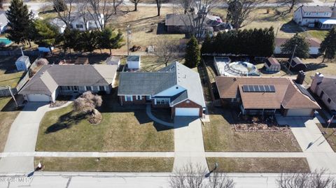 Tiny photo for 120 Luella Avenue, Oregon, OH 43616 (MLS # 10004638)