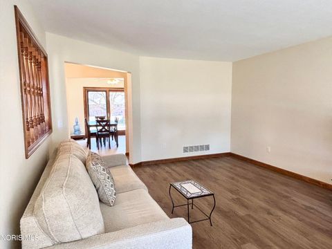 Tiny photo for 120 Luella Avenue, Oregon, OH 43616 (MLS # 10004638)