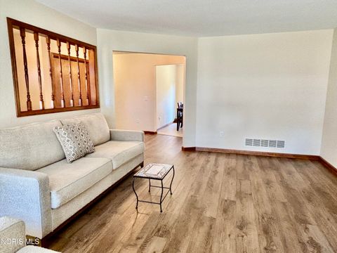 Tiny photo for 120 Luella Avenue, Oregon, OH 43616 (MLS # 10004638)