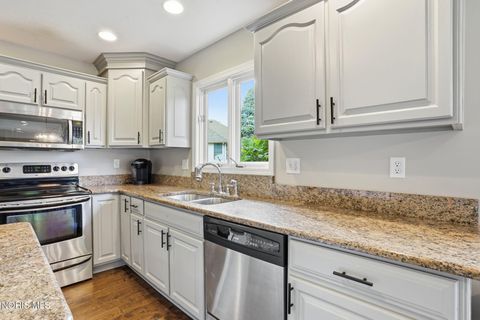 Tiny photo for 2700 Lakeview Parkway, Findlay, OH 45840 (MLS # 10007764)
