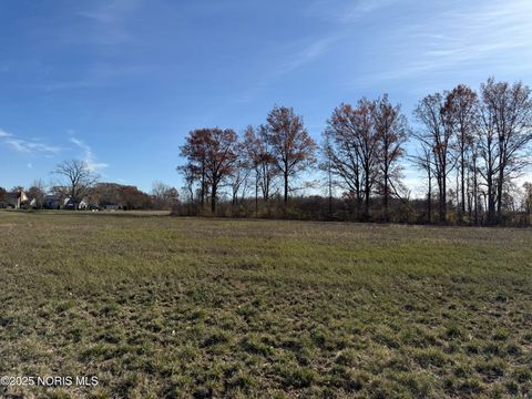 Tiny photo for 139 Coach House Loop, Bowling Green, OH 43402 (MLS # 10004429)