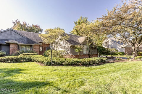 Photo of 28 Wolf Ridge Drive, Holland, OH 43528 (MLS # 10014180)