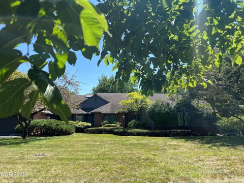 Photo of 28 Wolf Ridge Drive, Holland, OH 43528 (MLS # 10014180)