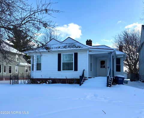 Photo of 435 Crittenden Avenue, Toledo, OH 43609 (MLS # 10003759)