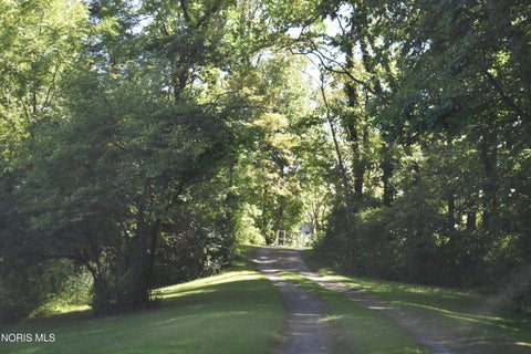 Tiny photo for 4848 Lose Road, Monclova, OH 43542 (MLS # 10013626)