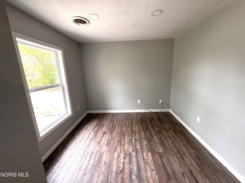 Tiny photo for 6143 Seaman Road, Oregon, OH 43616 (MLS # 10007058)