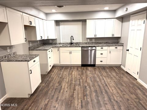 Tiny photo for 6143 Seaman Road, Oregon, OH 43616 (MLS # 10007058)