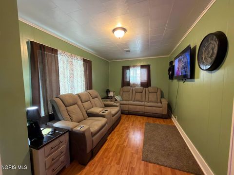 Tiny photo for 516 Maple Street, Fostoria, OH 44830 (MLS # 10007074)