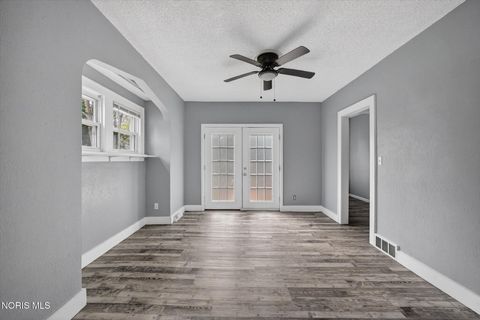 Tiny photo for 3705 Burton Avenue, Toledo, OH 43612 (MLS # 10007597)