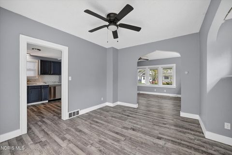 Tiny photo for 3705 Burton Avenue, Toledo, OH 43612 (MLS # 10007597)