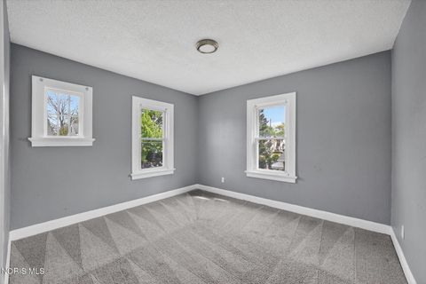 Tiny photo for 3705 Burton Avenue, Toledo, OH 43612 (MLS # 10007597)