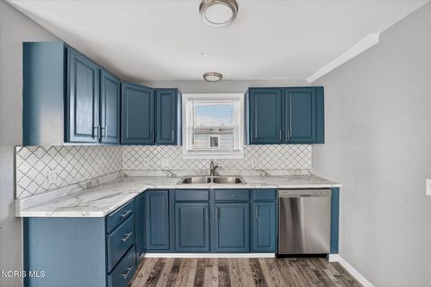 Tiny photo for 3705 Burton Avenue, Toledo, OH 43612 (MLS # 10007597)