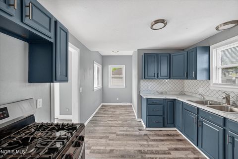Tiny photo for 3705 Burton Avenue, Toledo, OH 43612 (MLS # 10007597)