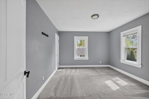 Tiny photo for 3705 Burton Avenue, Toledo, OH 43612 (MLS # 10007597)