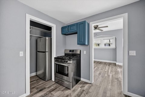 Tiny photo for 3705 Burton Avenue, Toledo, OH 43612 (MLS # 10007597)