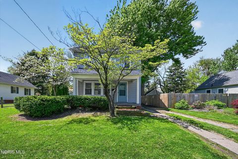 Tiny photo for 3705 Burton Avenue, Toledo, OH 43612 (MLS # 10007597)