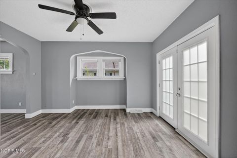 Tiny photo for 3705 Burton Avenue, Toledo, OH 43612 (MLS # 10007597)