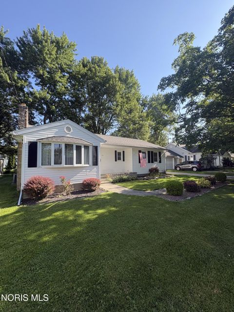 Photo of 134 W Lincoln Street, Wauseon, OH 43567 (MLS # 10008431)