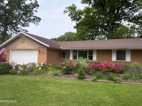 Photo of 139 Northcrest Circle, Napoleon, OH 43545 (MLS # 10008561)