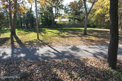 Photo of 3638 E Rock Cliff Road, Port Clinton, OH 43452 (MLS # 10001642)