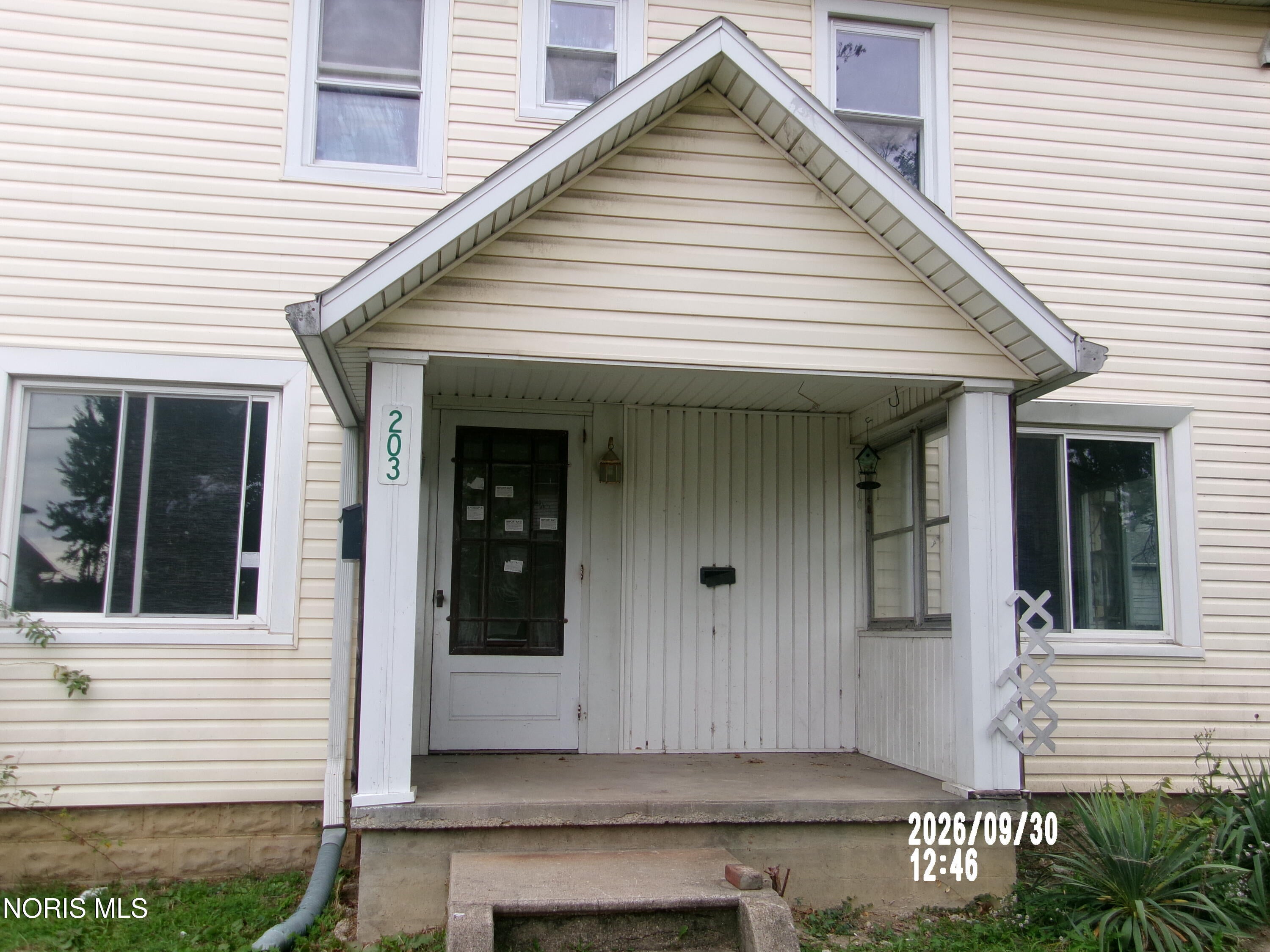 203 E Oak Street