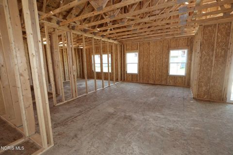 Tiny photo for 932 Creekside Lane, Bowling Green, OH 43402 (MLS # 10007148)