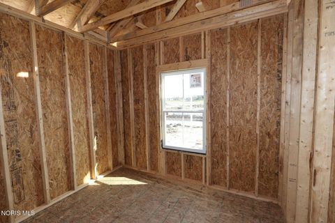 Tiny photo for 932 Creekside Lane, Bowling Green, OH 43402 (MLS # 10007148)